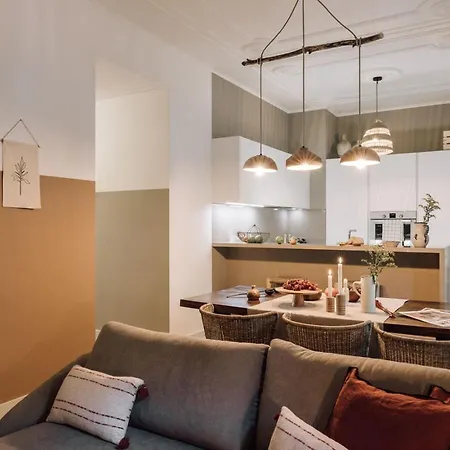 Apartment Badajoz - 3 Bedrooms And Terrace In Arroios Lisbon